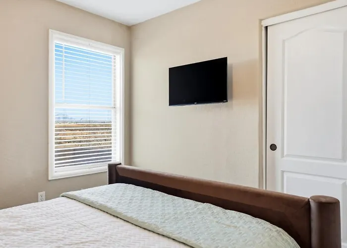 Glow And Go Heated Pool, Spa, Mini Golf, Fire Pit *